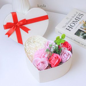 Hộp hoa hồng ngọt ngào, nữ tính