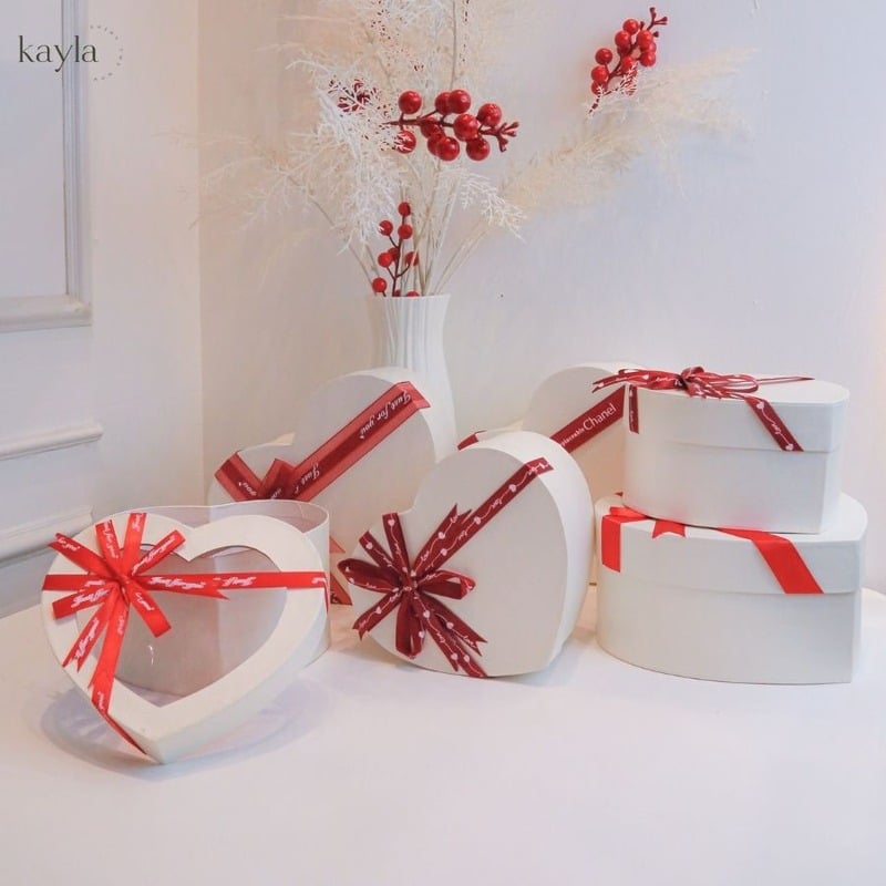 Hộp Quà Tim Trong – Đựng Đầy Thương Nhớ – 16x9