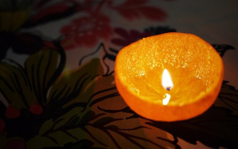 cách làm đèn nến thơm từ vỏ quýt 