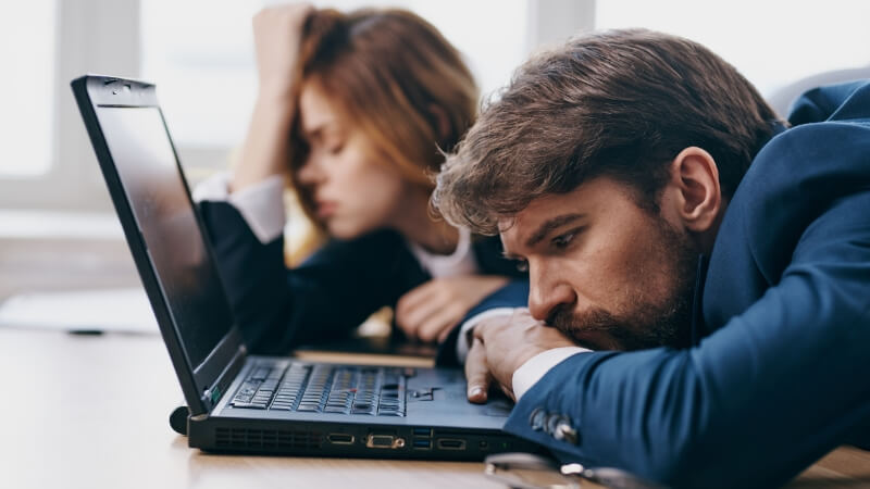 làm gì khi bạn trai gặp chuyện buồn