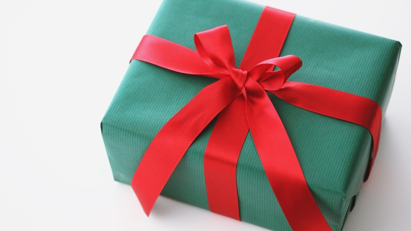 tặng quà gì khi lần đầu gặp mặt bạn trai