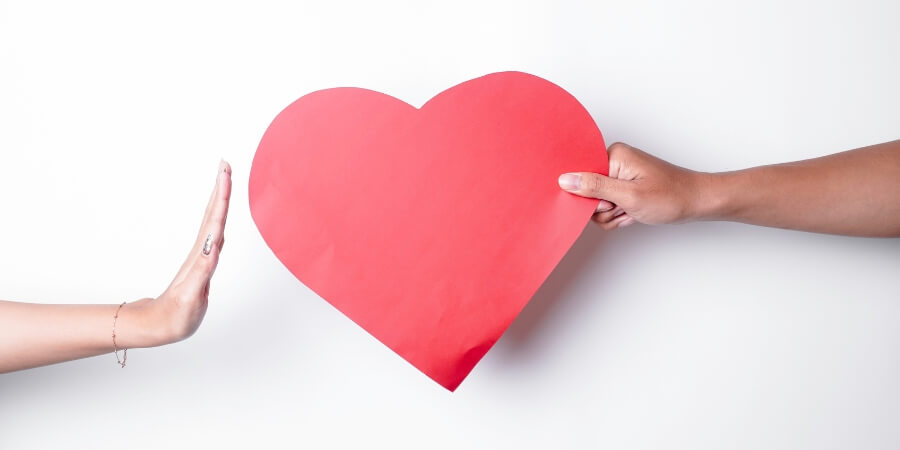 biểu hiện khi con trai yêu đơn phương