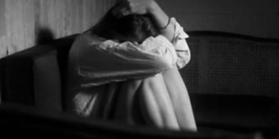 cảm giác của con trai khi con gái khóc