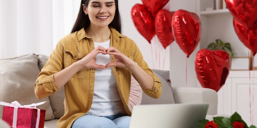 cách làm con gái hết giận khi yêu xa