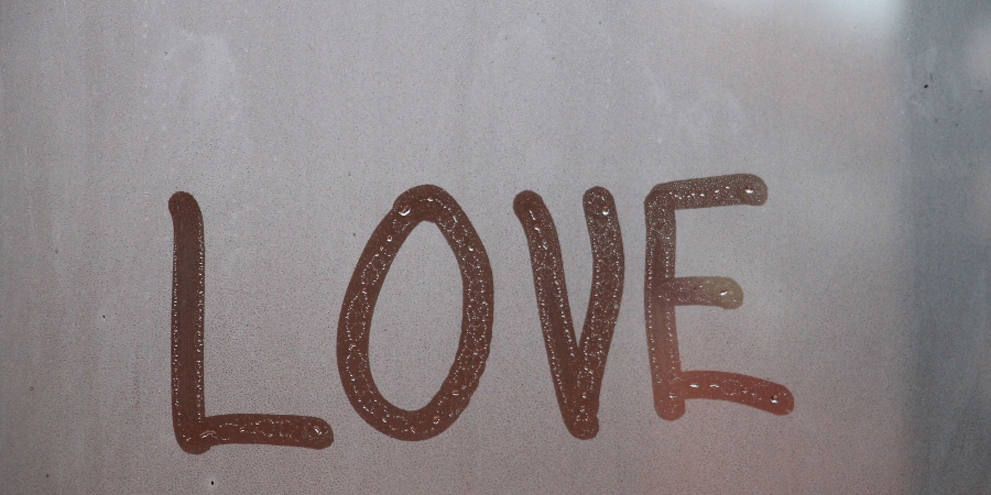 khi con gái hết yêu nên làm gì