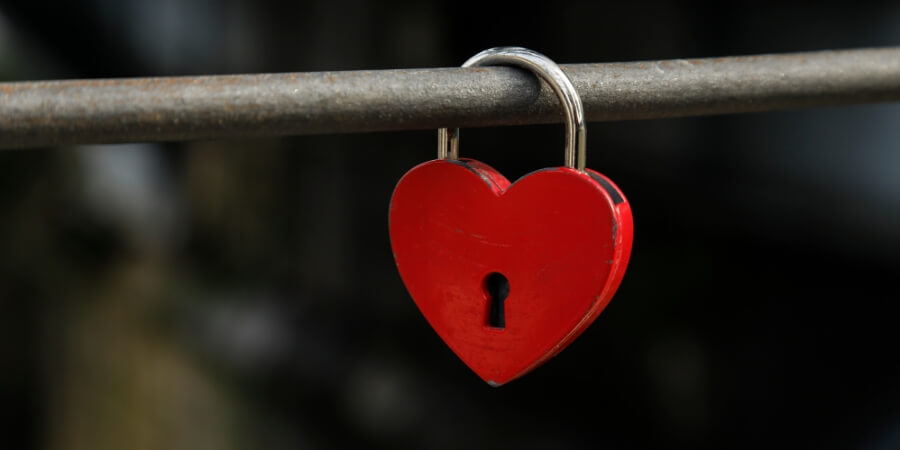 khi con gái hỏi anh có yêu em không