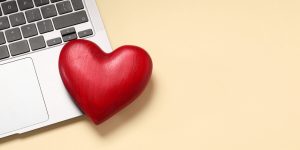 cách nhắn tin khi yêu xa