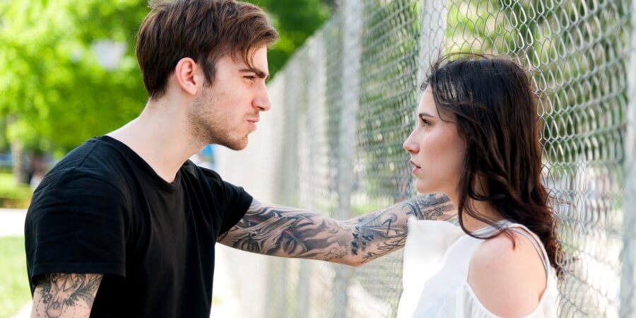 dấu hiệu của người toxic trong tình yêu