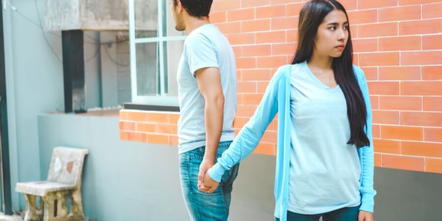 dấu hiệu của người toxic trong tình yêu