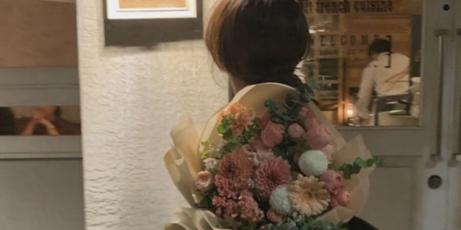 khi con trai vuốt tóc bạn