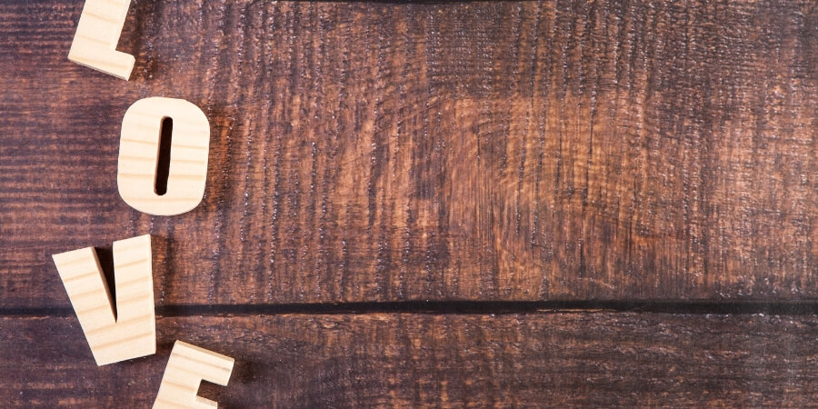 khi con trai vuốt tóc bạn