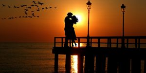 bạn trai luôn đi ngủ trước