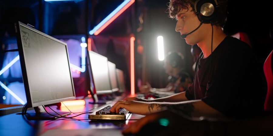 bạn trai mê game thì phải làm sao