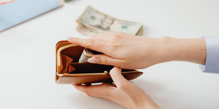 có nên cho bạn gái vay tiền