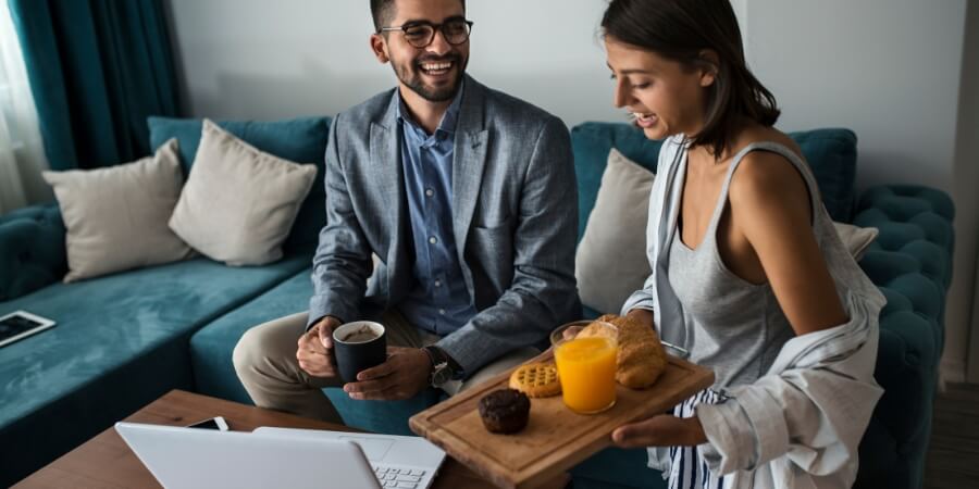 có nên đến nhà bạn trai thường xuyên