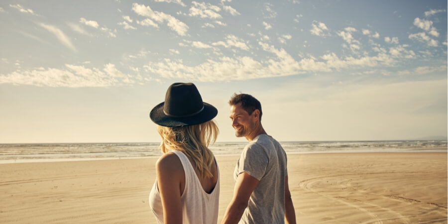 có nên đi chơi xa với bạn trai mới quen​