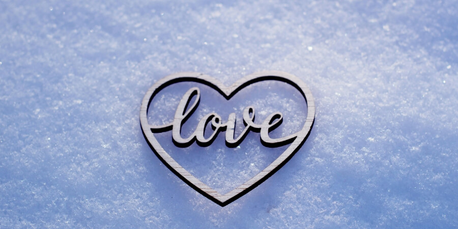 có nên kiểm soát bạn gái​