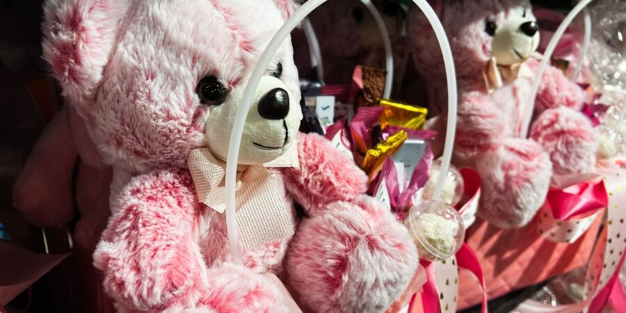 có nên tặng gấu bông cho bạn gái​