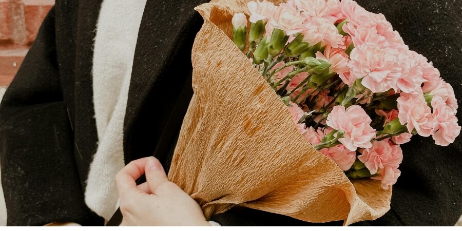 có nên tặng hoa cho bạn trai​